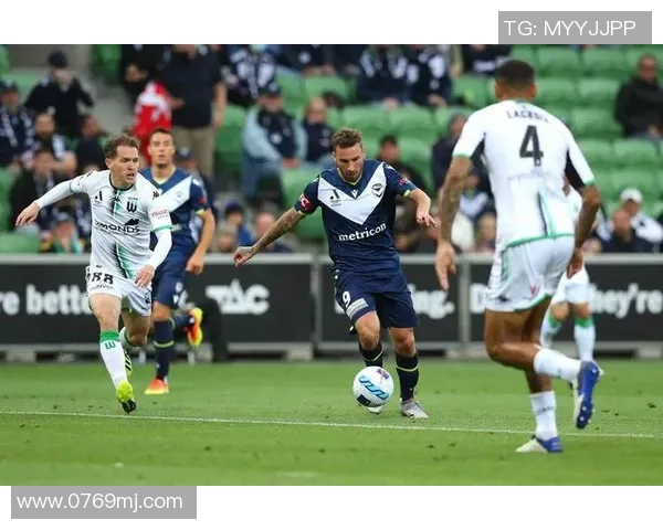 墨胜利与墨本城的精彩对决展现足球魅力与激情碰撞的巅峰之战